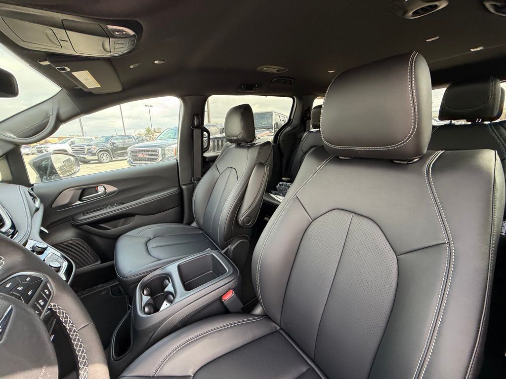 2026 Chrysler Pacifica Select Crestwood KY