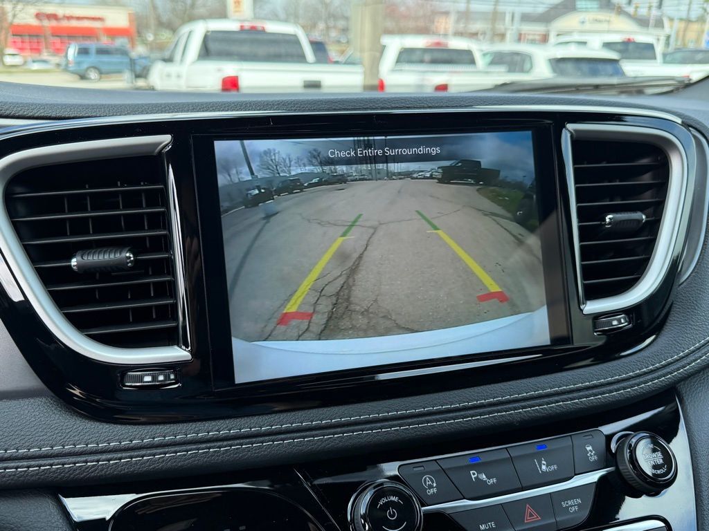 2026 Chrysler Pacifica Select Crestwood KY