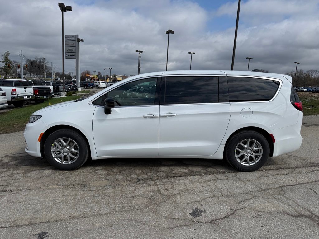 2026 Chrysler Pacifica Select Crestwood KY