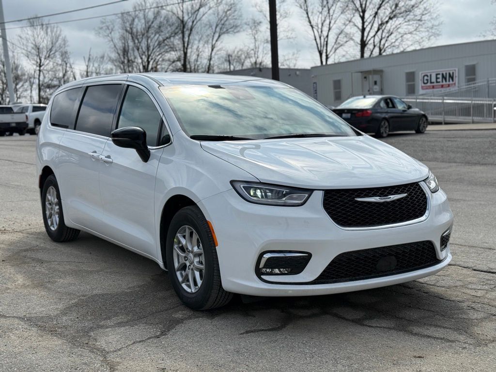 2026 Chrysler Pacifica Select Crestwood KY