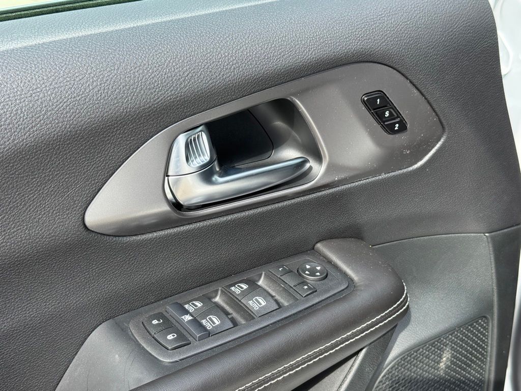 2026 Chrysler Pacifica Select Crestwood KY