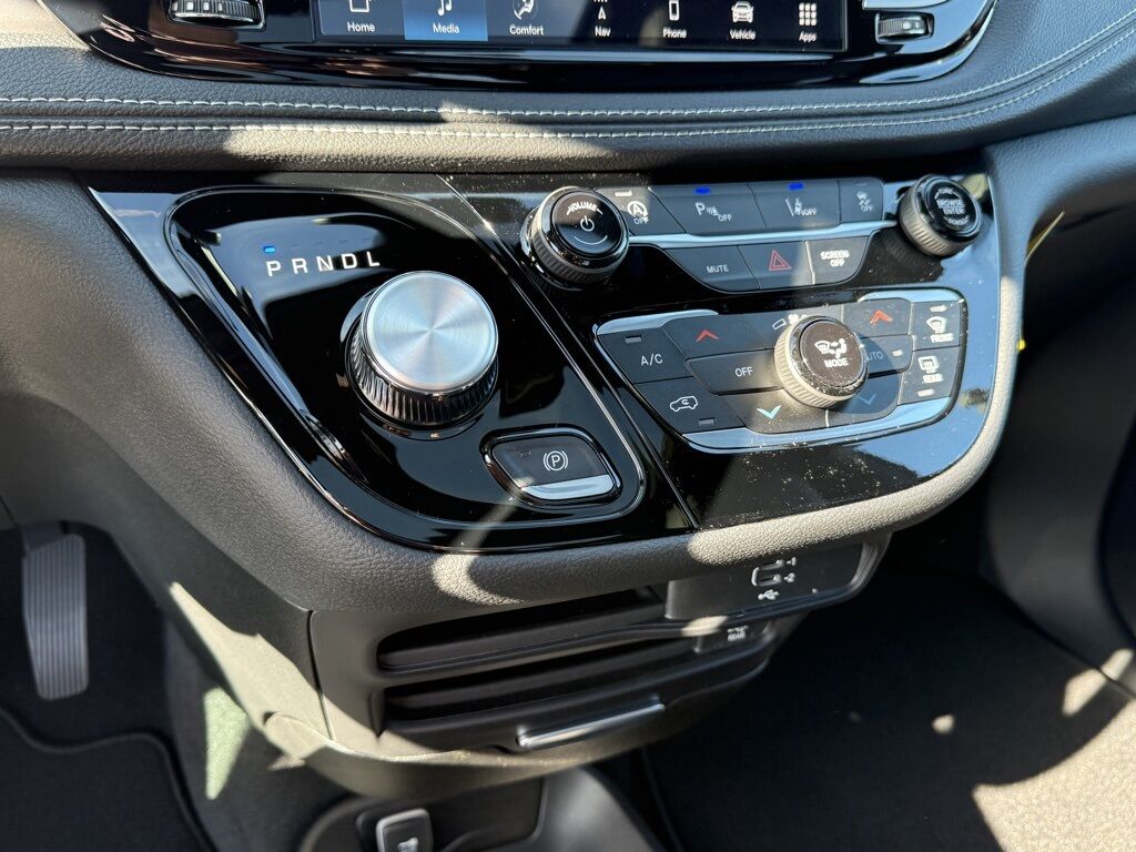 2026 Chrysler Pacifica Select Crestwood KY