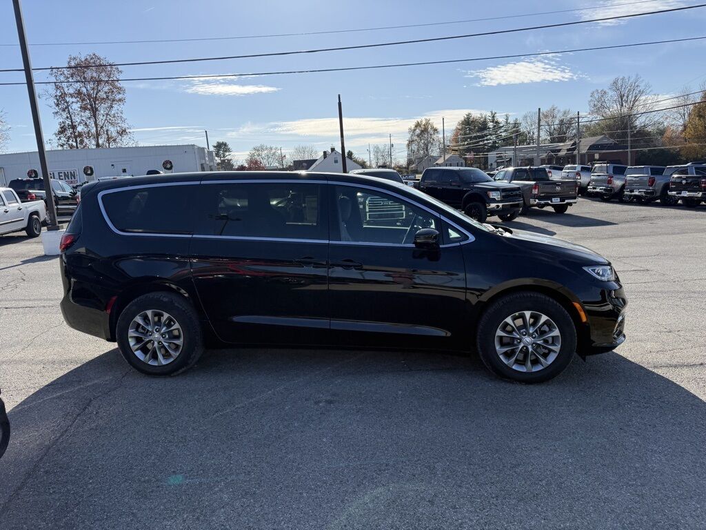 2026 Chrysler Pacifica Select Crestwood KY