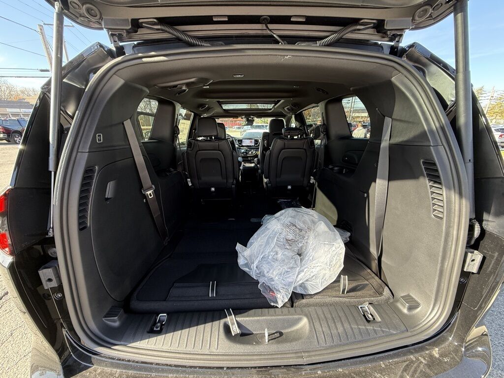 2026 Chrysler Pacifica Select Crestwood KY