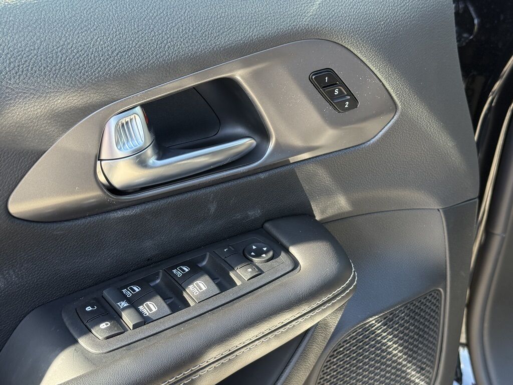 2026 Chrysler Pacifica Select Crestwood KY