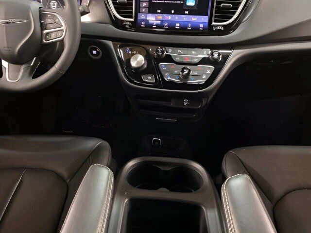 2026 Chrysler Pacifica Select Dallas TX