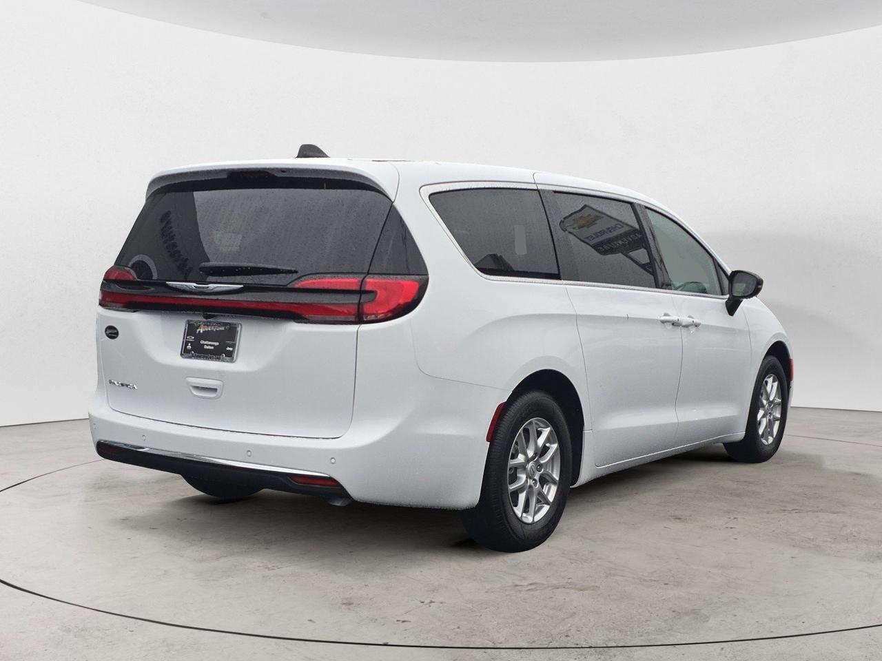 2026 Chrysler Pacifica Select Dalton GA