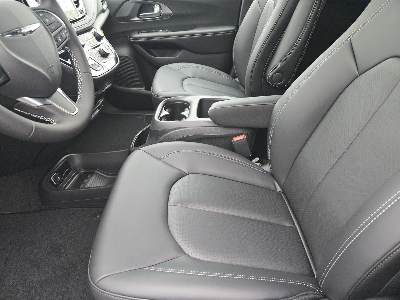 2026 Chrysler Pacifica Select Dalton GA