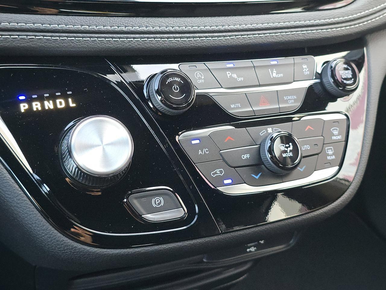 2026 Chrysler Pacifica Select Dalton GA