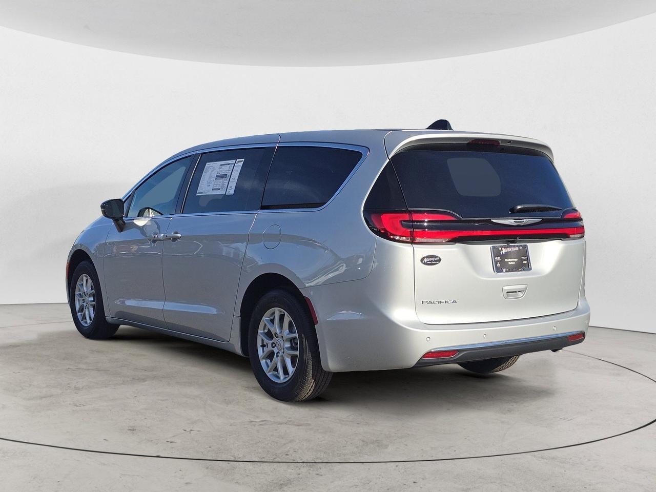 2026 Chrysler Pacifica Select Dalton GA