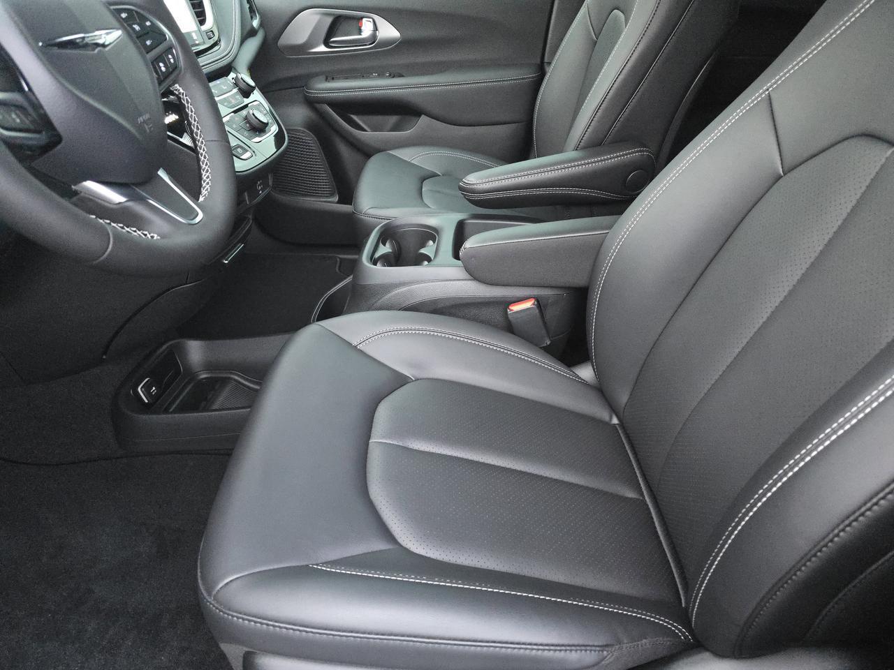 2026 Chrysler Pacifica Select Dalton GA