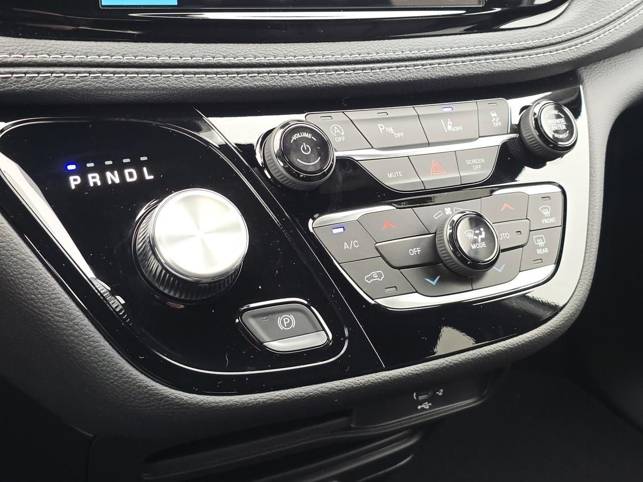 2026 Chrysler Pacifica Select Dalton GA