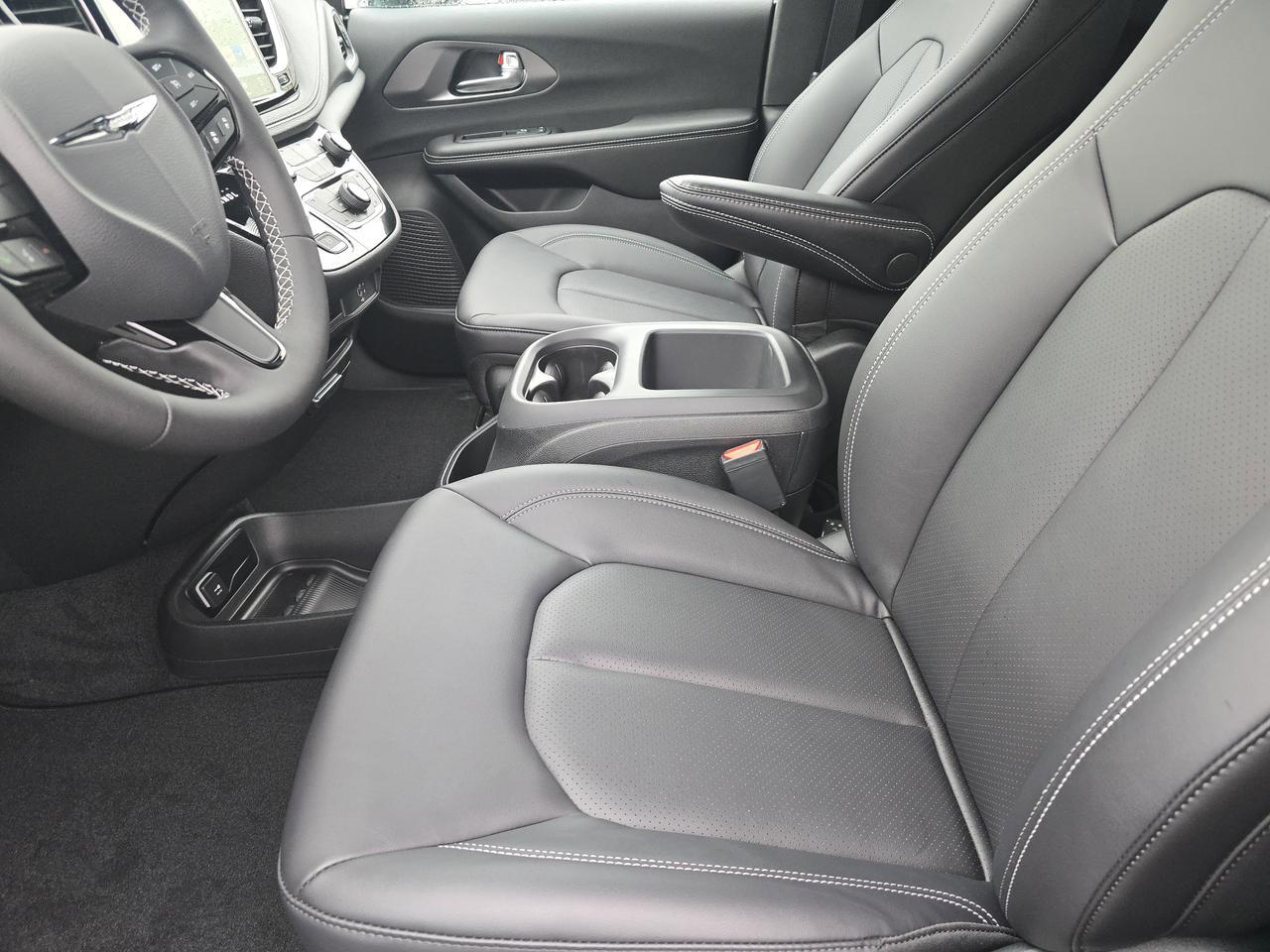 2026 Chrysler Pacifica Select Dalton GA