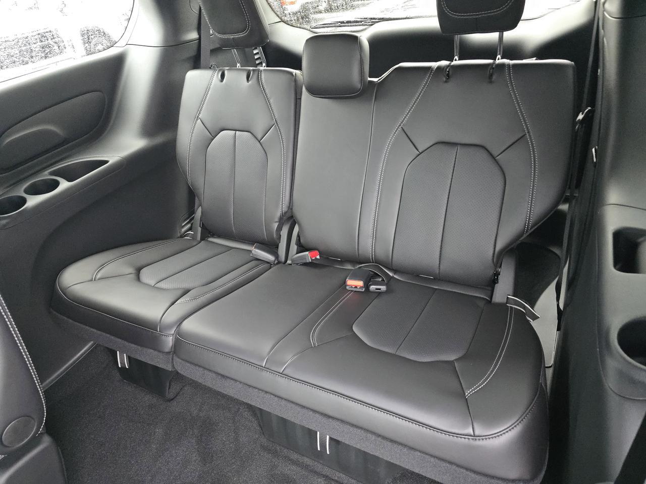 2026 Chrysler Pacifica Select Dalton GA