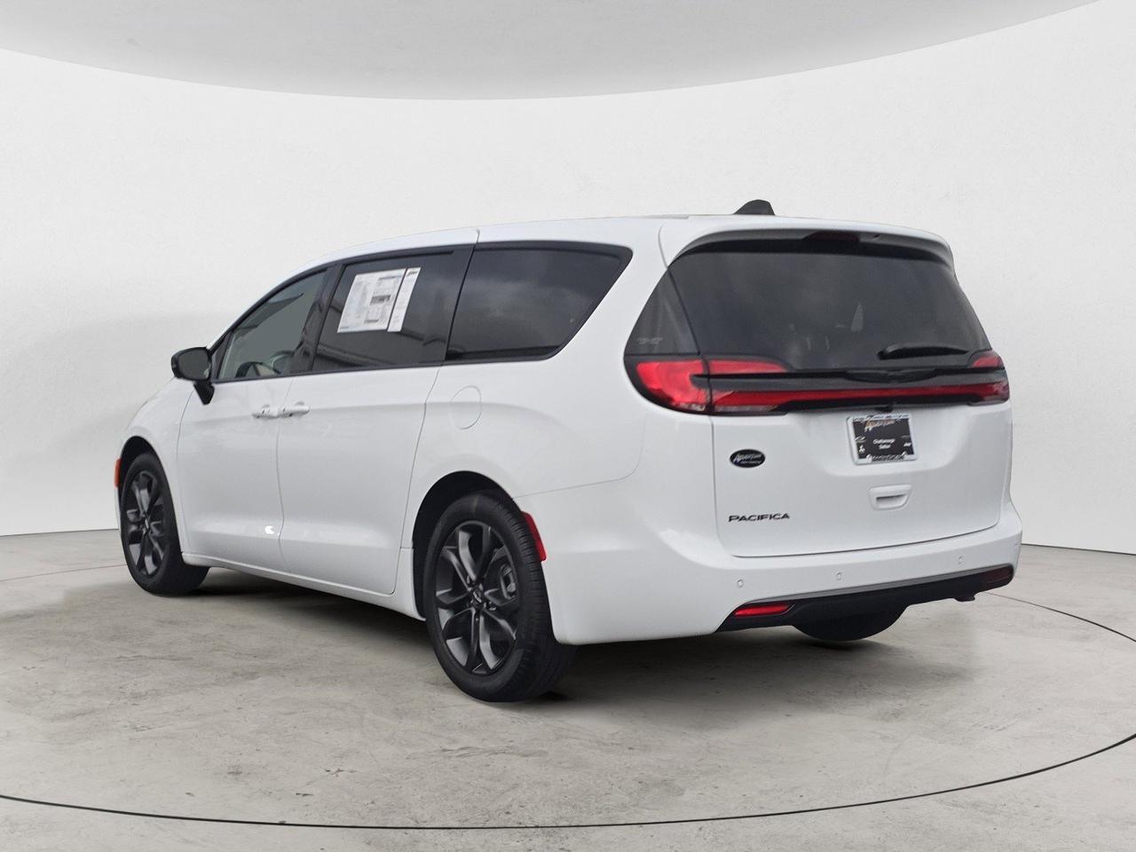 2026 Chrysler Pacifica Select Dalton GA