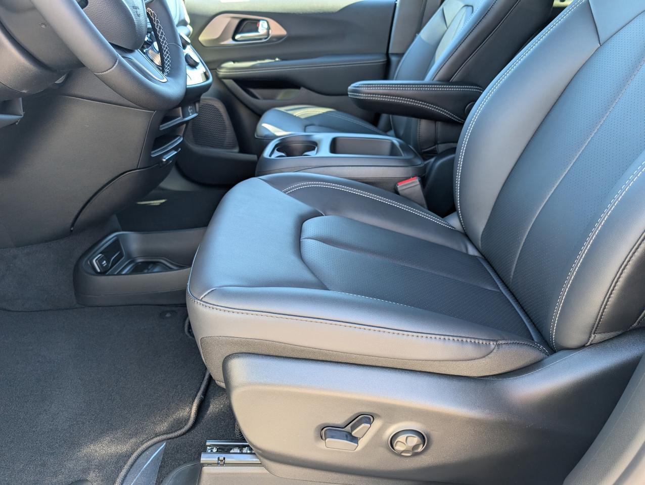 2026 Chrysler Pacifica Select Dalton GA