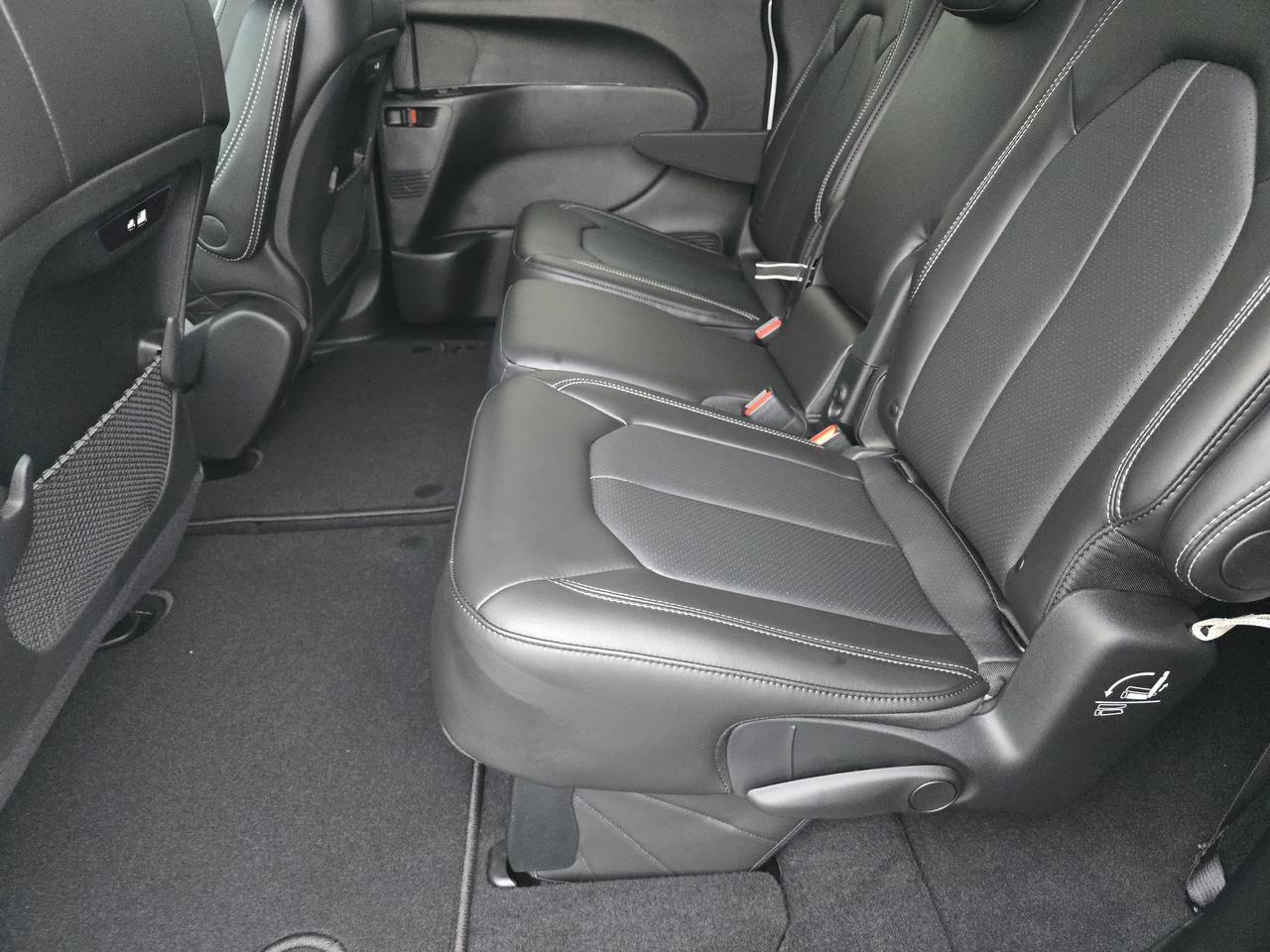 2026 Chrysler Pacifica Select Dalton GA