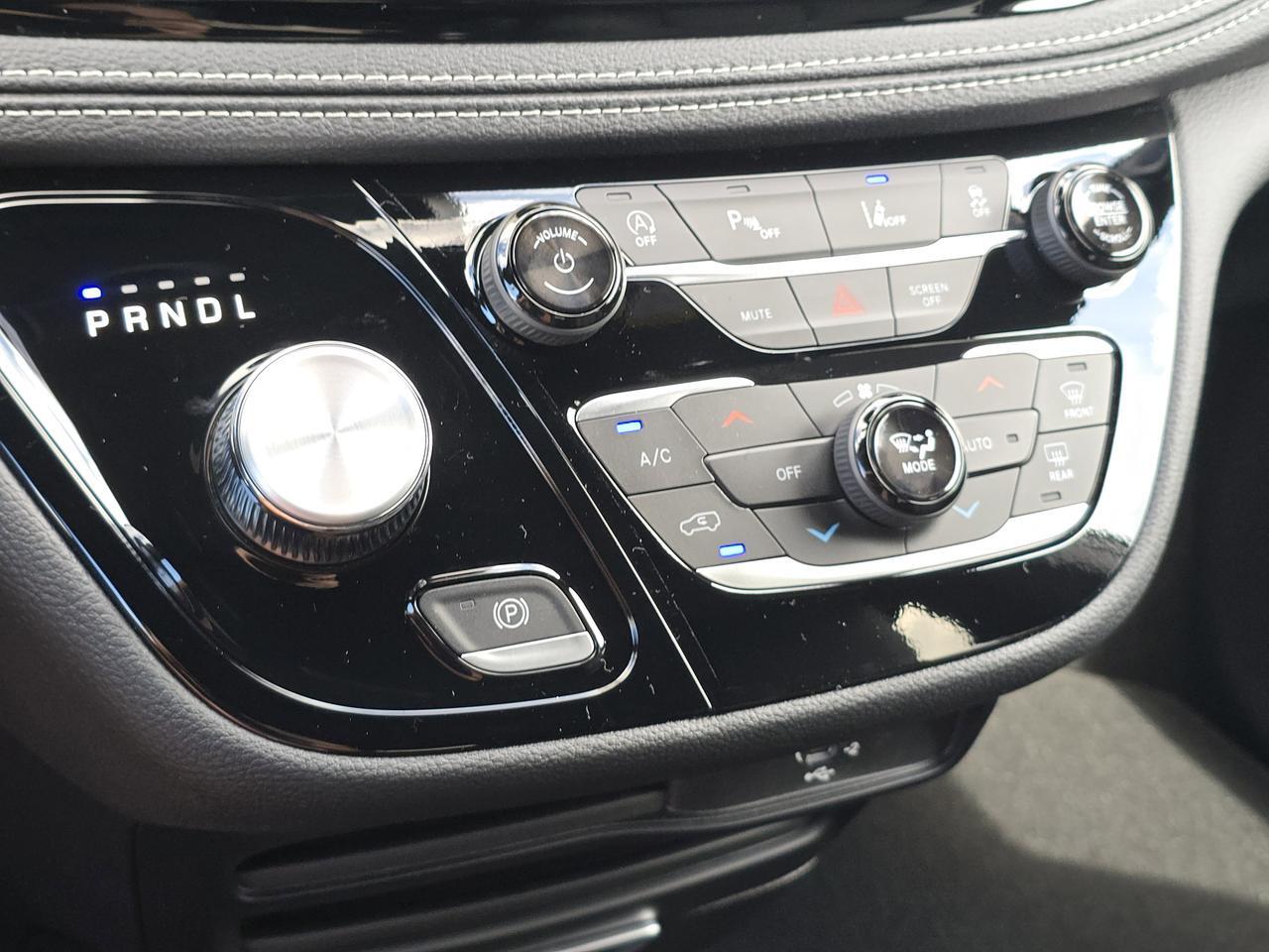 2026 Chrysler Pacifica Select Dalton GA