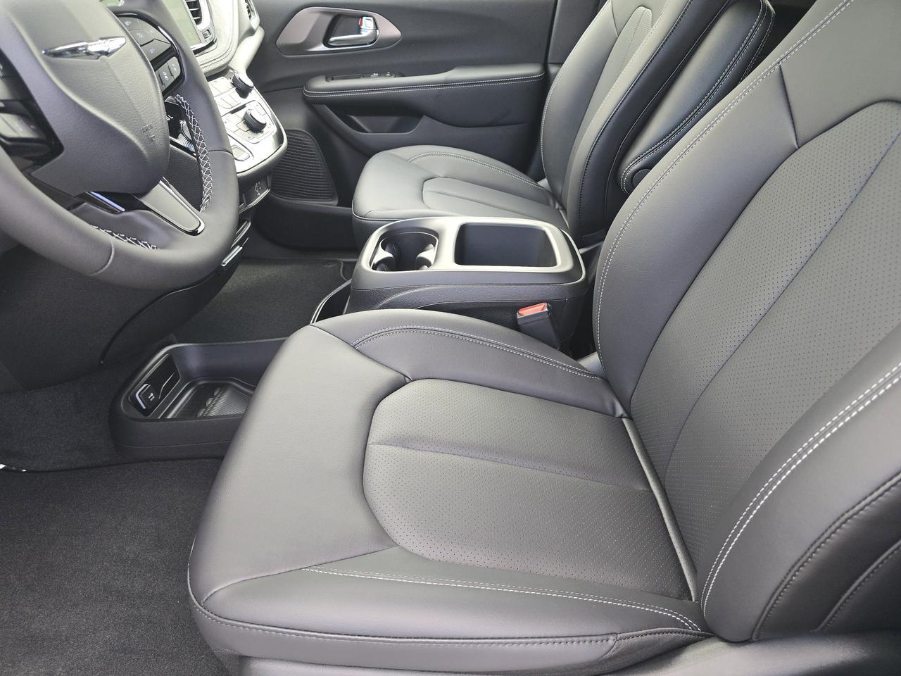 2026 Chrysler Pacifica Select Dalton GA