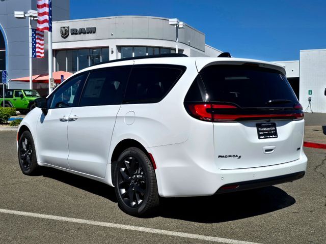 2026 Chrysler Pacifica Select Folsom CA