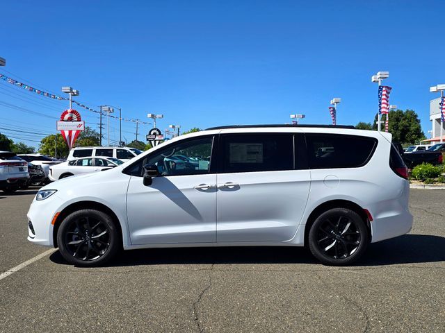 2026 Chrysler Pacifica Select Folsom CA