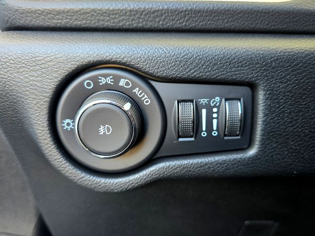 2026 Chrysler Pacifica Select Folsom CA