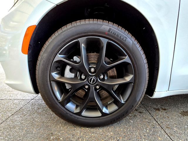 2026 Chrysler Pacifica Select Folsom CA