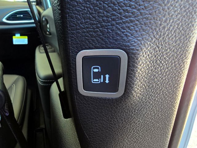 2026 Chrysler Pacifica Select Folsom CA