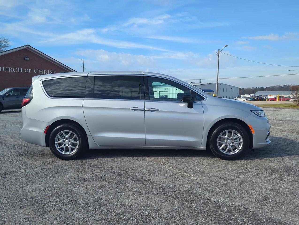 2026 Chrysler Pacifica Select Appleton WI