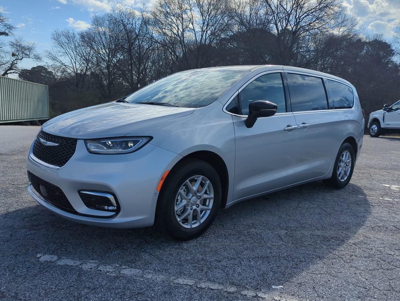 2026 Chrysler Pacifica Select Appleton WI