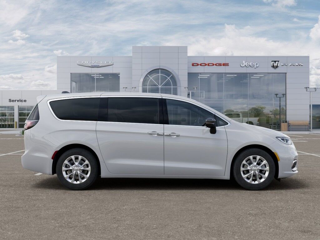 2026 Chrysler Pacifica Select Owego NY