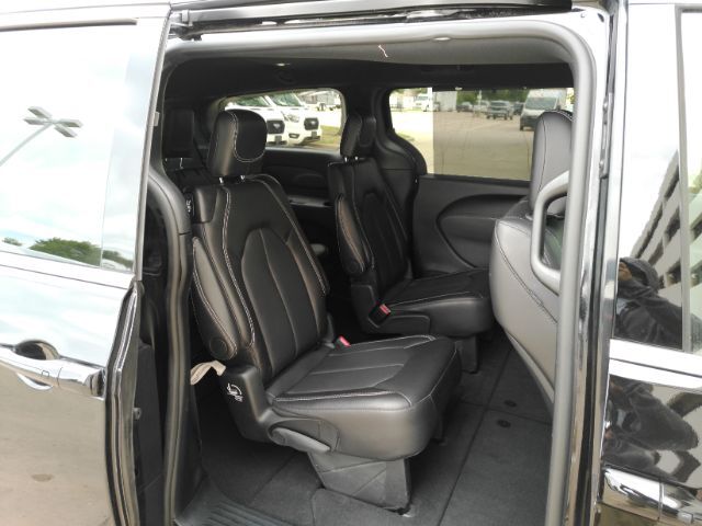 2026 Chrysler Pacifica Select Plano TX
