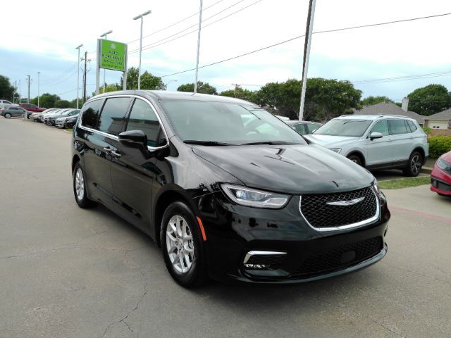 2026 Chrysler Pacifica Select Plano TX