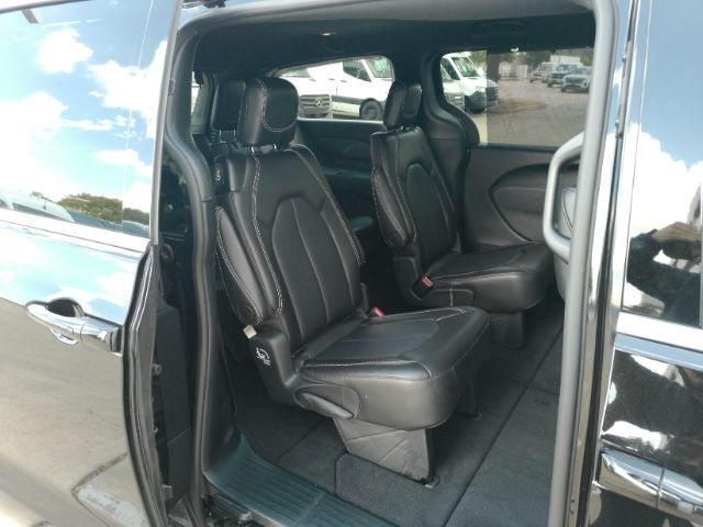 2026 Chrysler Pacifica Select Plano TX