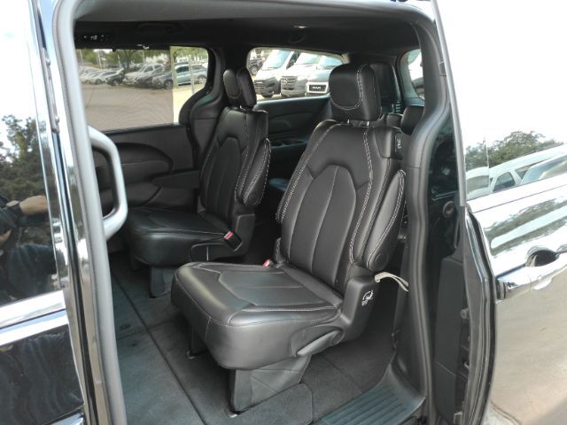 2026 Chrysler Pacifica Select Plano TX