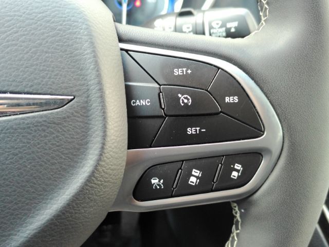 2026 Chrysler Pacifica Select Plano TX