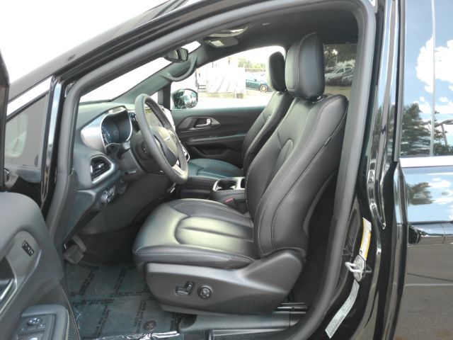 2026 Chrysler Pacifica Select Plano TX
