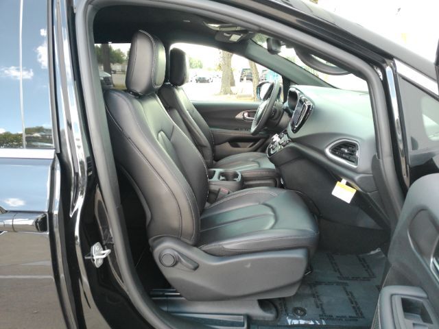 2026 Chrysler Pacifica Select Plano TX
