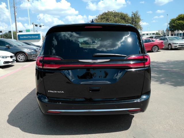 2026 Chrysler Pacifica Select Plano TX