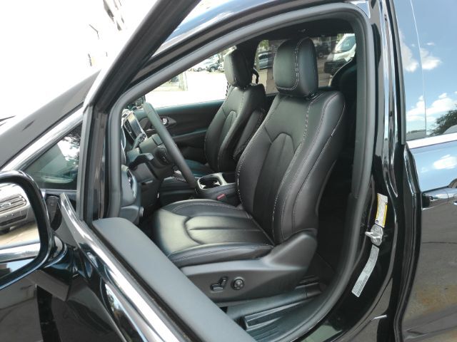 2026 Chrysler Pacifica Select Plano TX