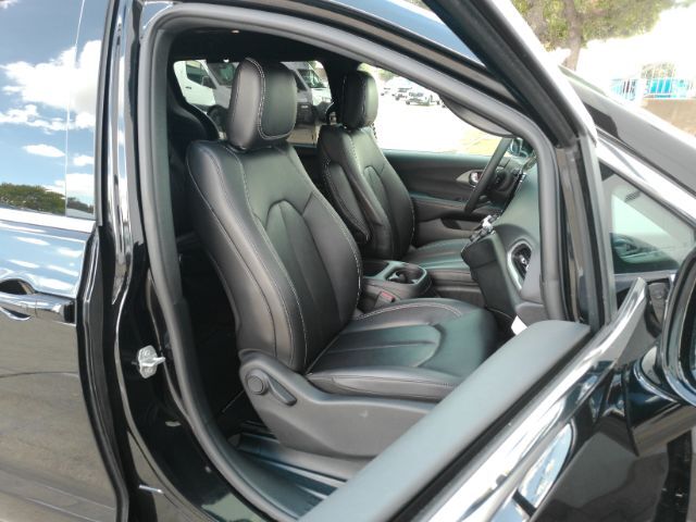 2026 Chrysler Pacifica Select Plano TX