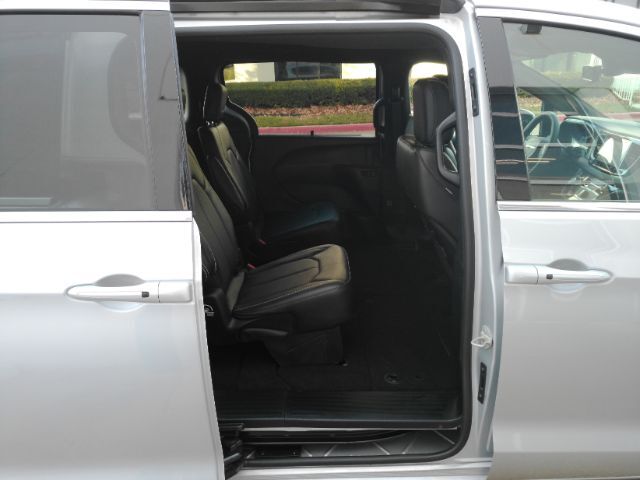 2026 Chrysler Pacifica Select Plano TX