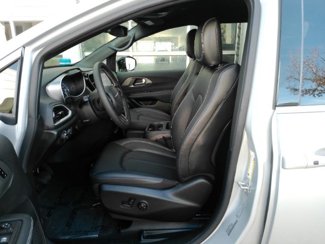 2026 Chrysler Pacifica Select Plano TX