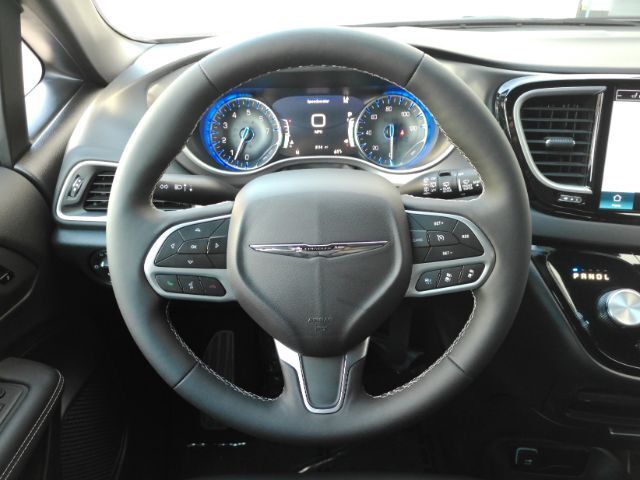 2026 Chrysler Pacifica Select Plano TX