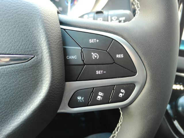 2026 Chrysler Pacifica Select Plano TX