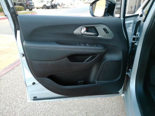 2026 Chrysler Pacifica Select Plano TX