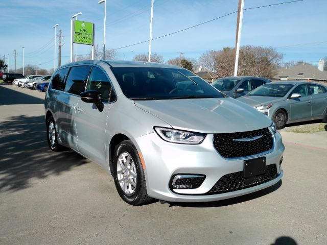 2026 Chrysler Pacifica Select Plano TX