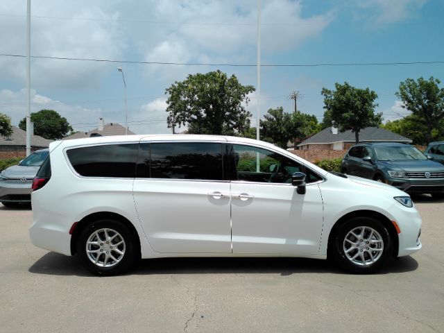 2026 Chrysler Pacifica Select Plano TX