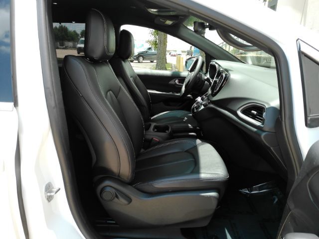 2026 Chrysler Pacifica Select Plano TX