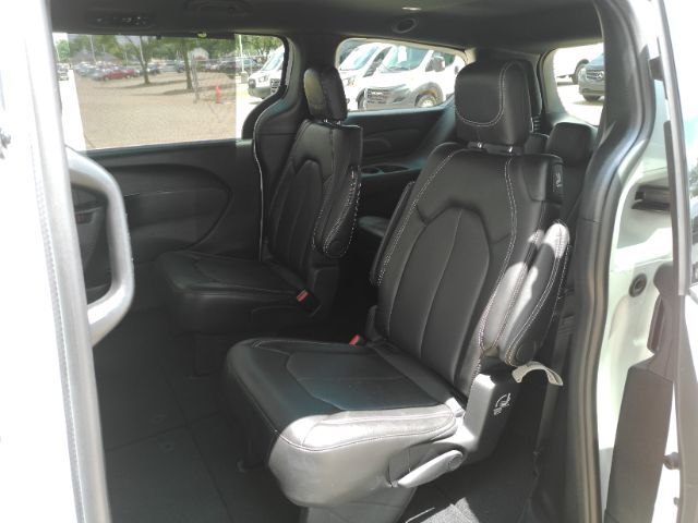 2026 Chrysler Pacifica Select Plano TX